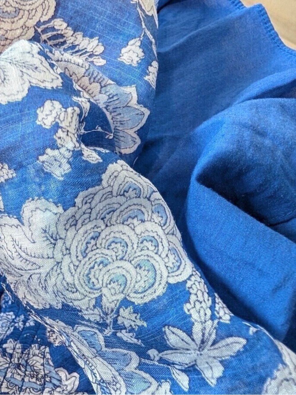 Vince Camuto V-Neck Peplum Top Blue and White Floral Blouse Top Size Small - Picture 9 of 12